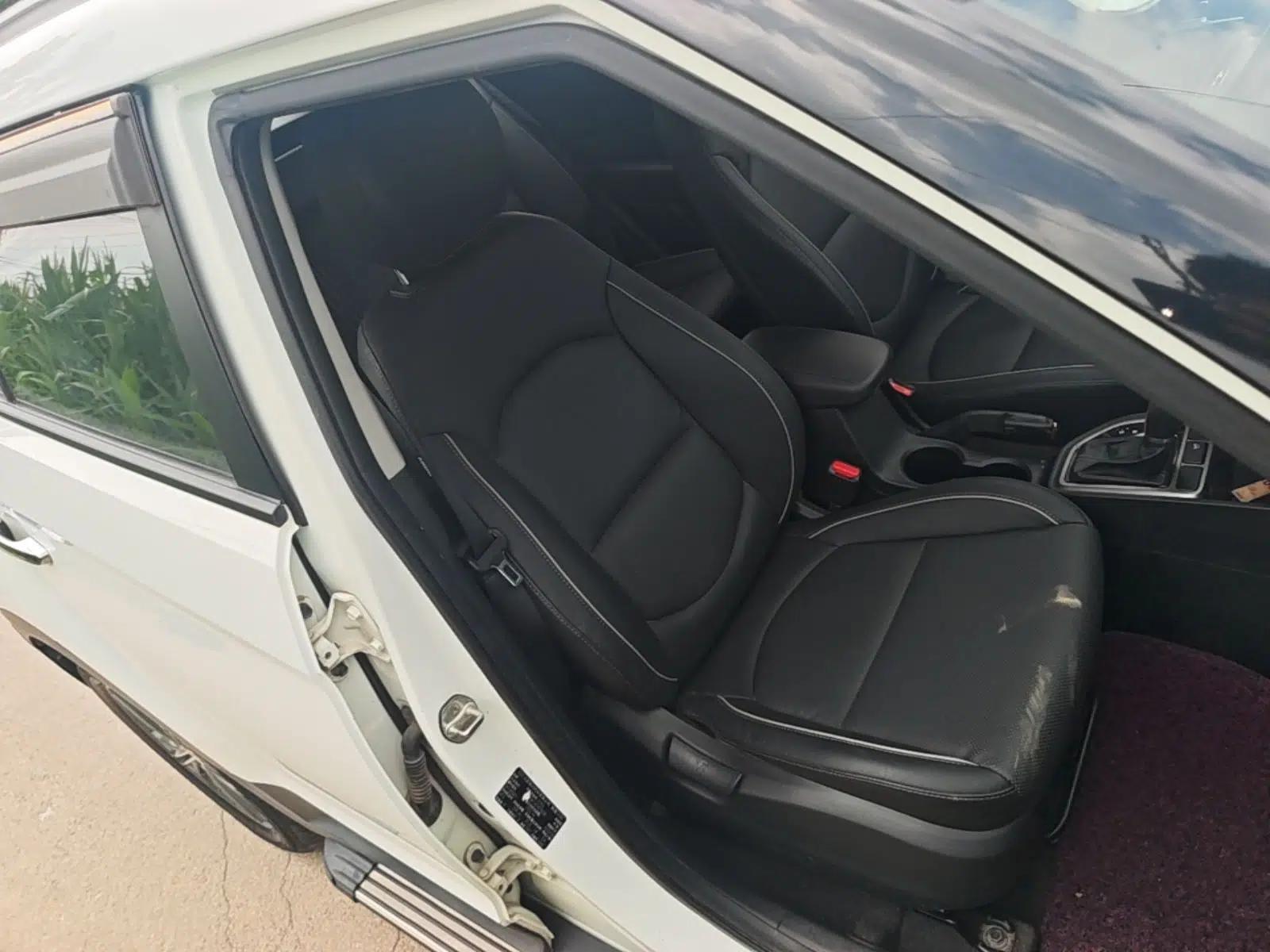 Hyundai ix25 2015 1.6L Automatic Two-Wheel Drive Smart GLS Trim — миниатюра 19