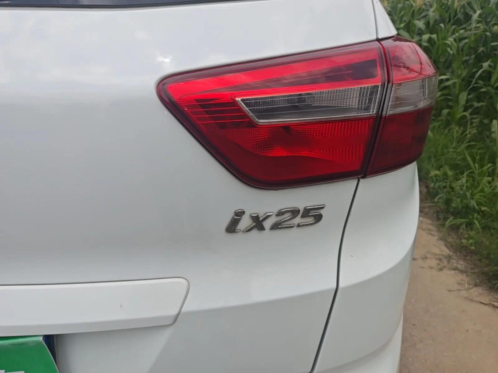 Hyundai ix25 2015 1.6L Automatic Two-Wheel Drive Smart GLS Trim — миниатюра 9
