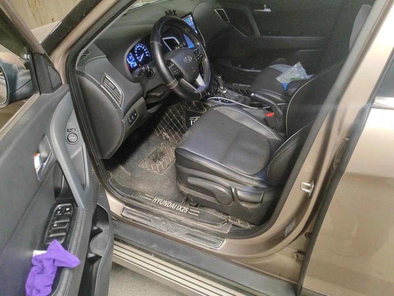 Hyundai ix25 2015 1.6L Automatic Two-Wheel Drive Smart GLS Trim — миниатюра 12