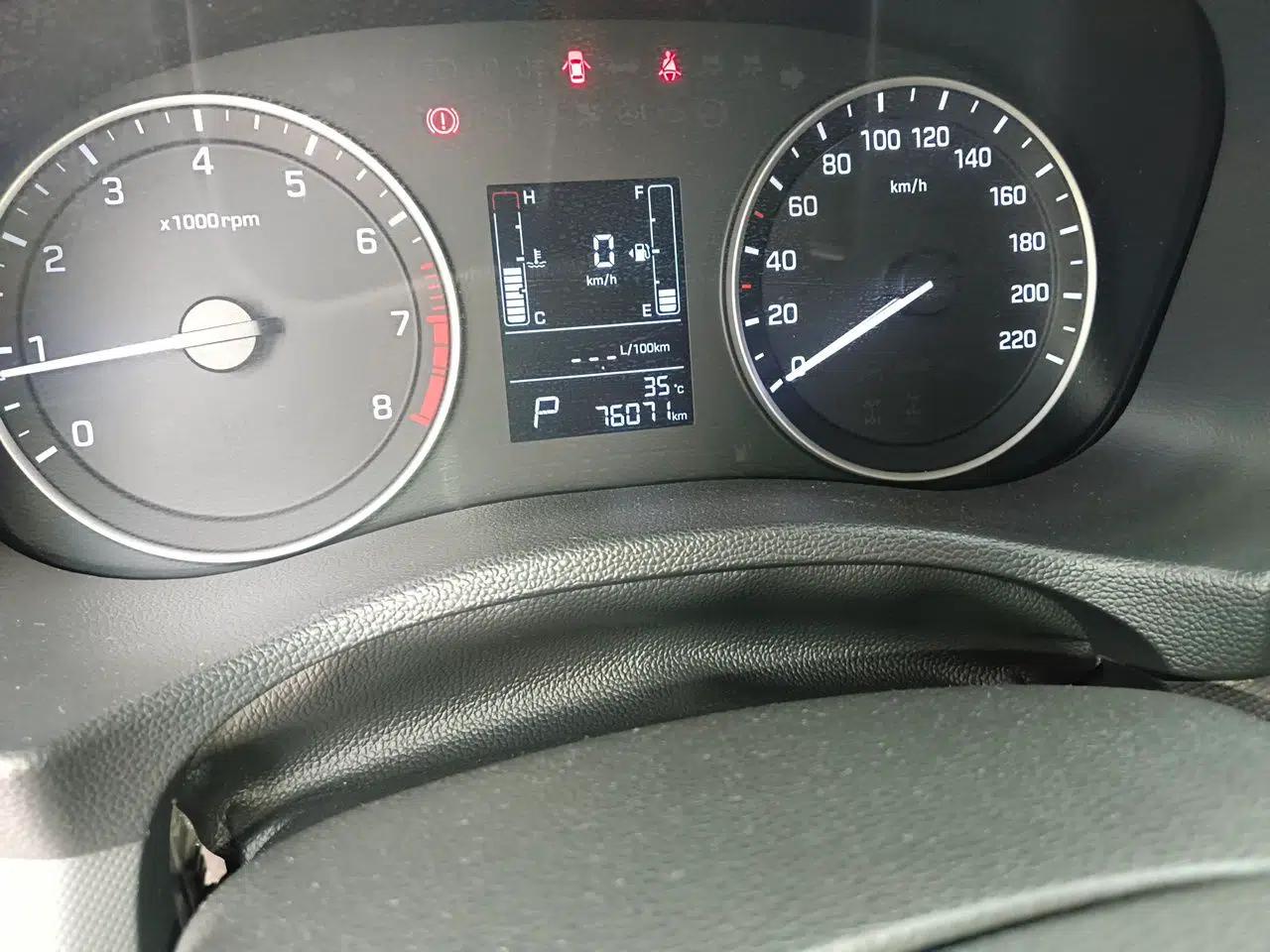 Hyundai ix25 2015 1.6L Automatic Two-Wheel Drive Smart GLS Trim — миниатюра 12