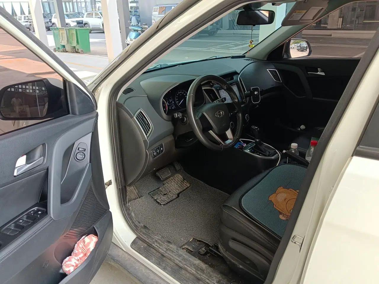 Hyundai ix25 2015 1.6L Automatic Two-Wheel Drive Smart GLS Trim — миниатюра 16