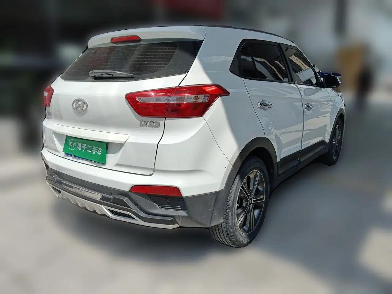 Hyundai ix25 2015 1.6L Automatic Two-Wheel Drive Smart GLS Trim — миниатюра 6