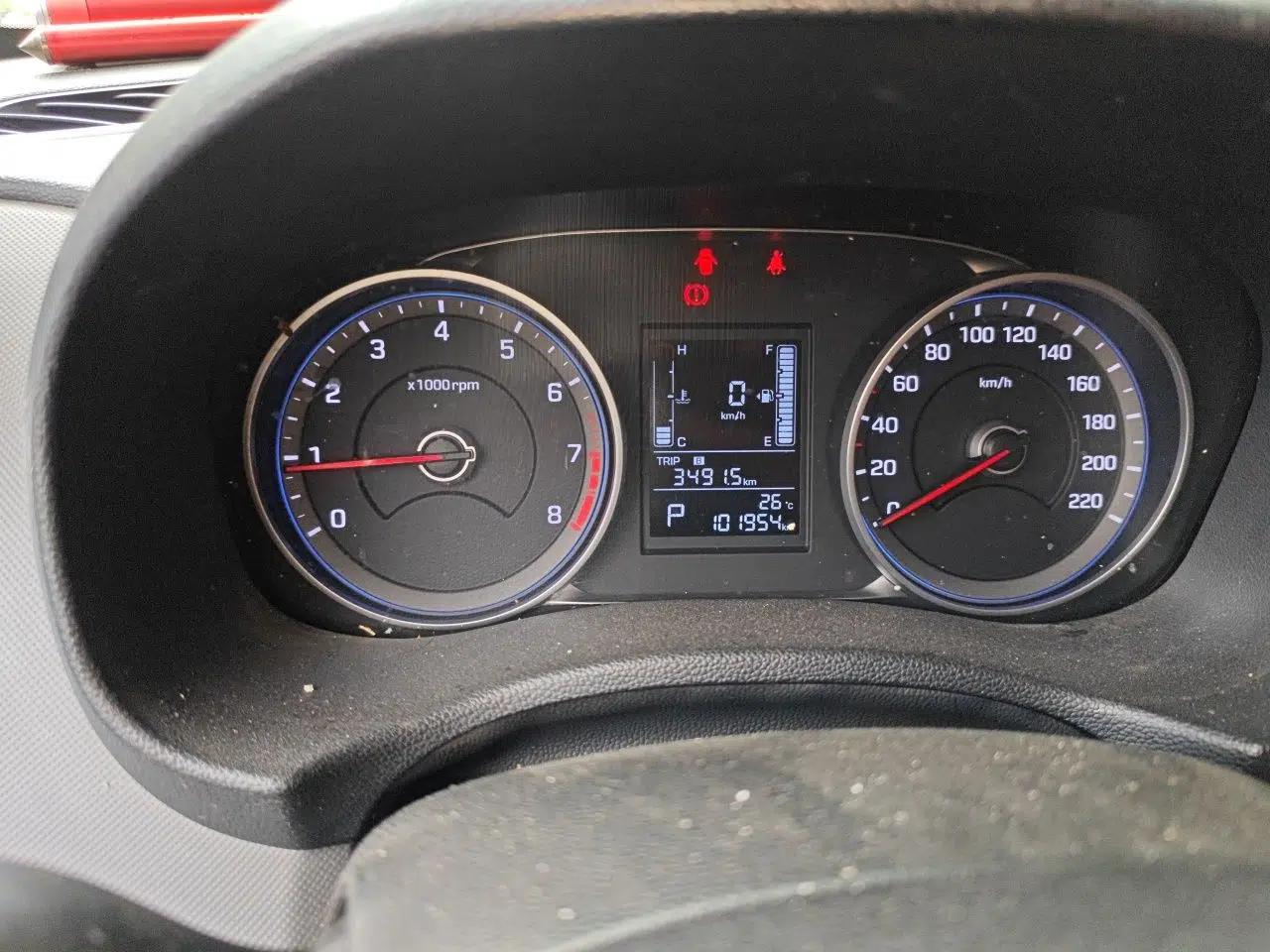Hyundai ix25 2017 1.6L Automatic Smart Version — миниатюра 11