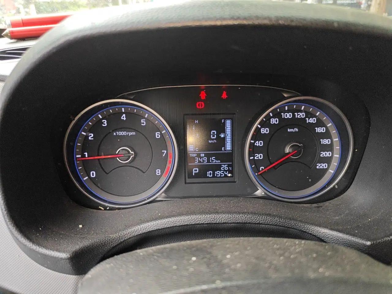 Hyundai ix25 2017 1.6L Automatic Smart Version — миниатюра 10