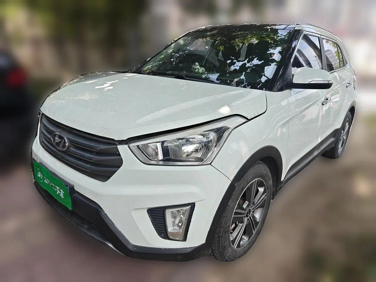 Hyundai ix25 2015 1.6L Automatic Two-Wheel Drive Smart GLS Trim — миниатюра 1
