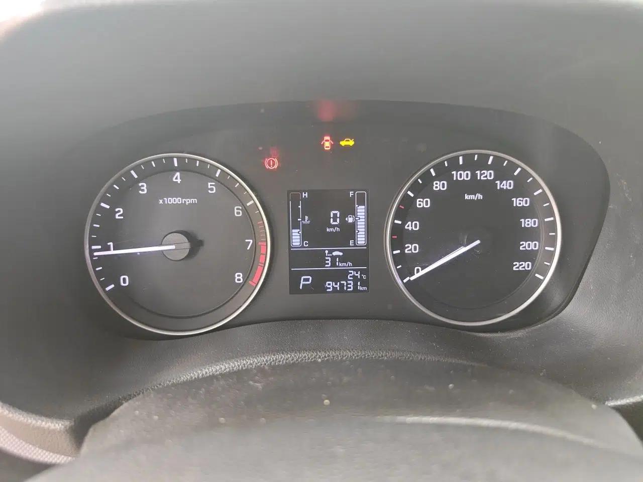 Hyundai ix25 2015 1.6L Automatic Two-Wheel Drive Smart GLS Trim — миниатюра 11