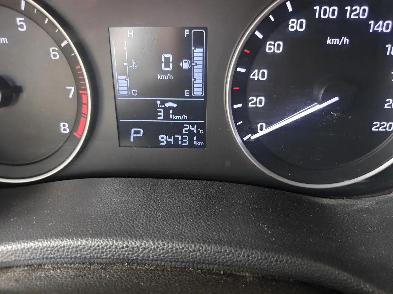 Hyundai ix25 2015 1.6L Automatic Two-Wheel Drive Smart GLS Trim — миниатюра 12
