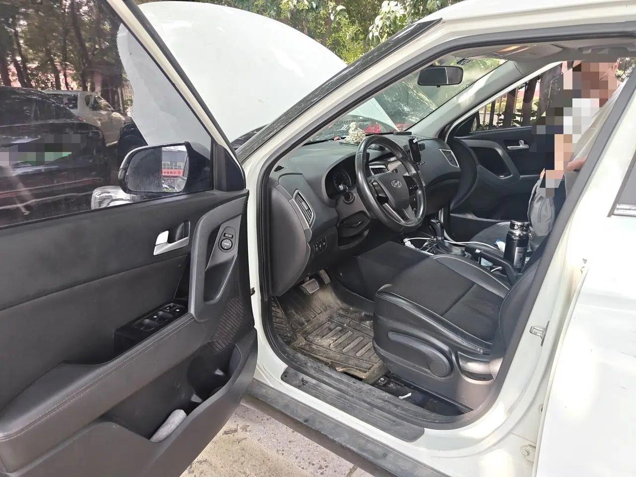 Hyundai ix25 2015 1.6L Automatic Two-Wheel Drive Smart GLS Trim — миниатюра 16