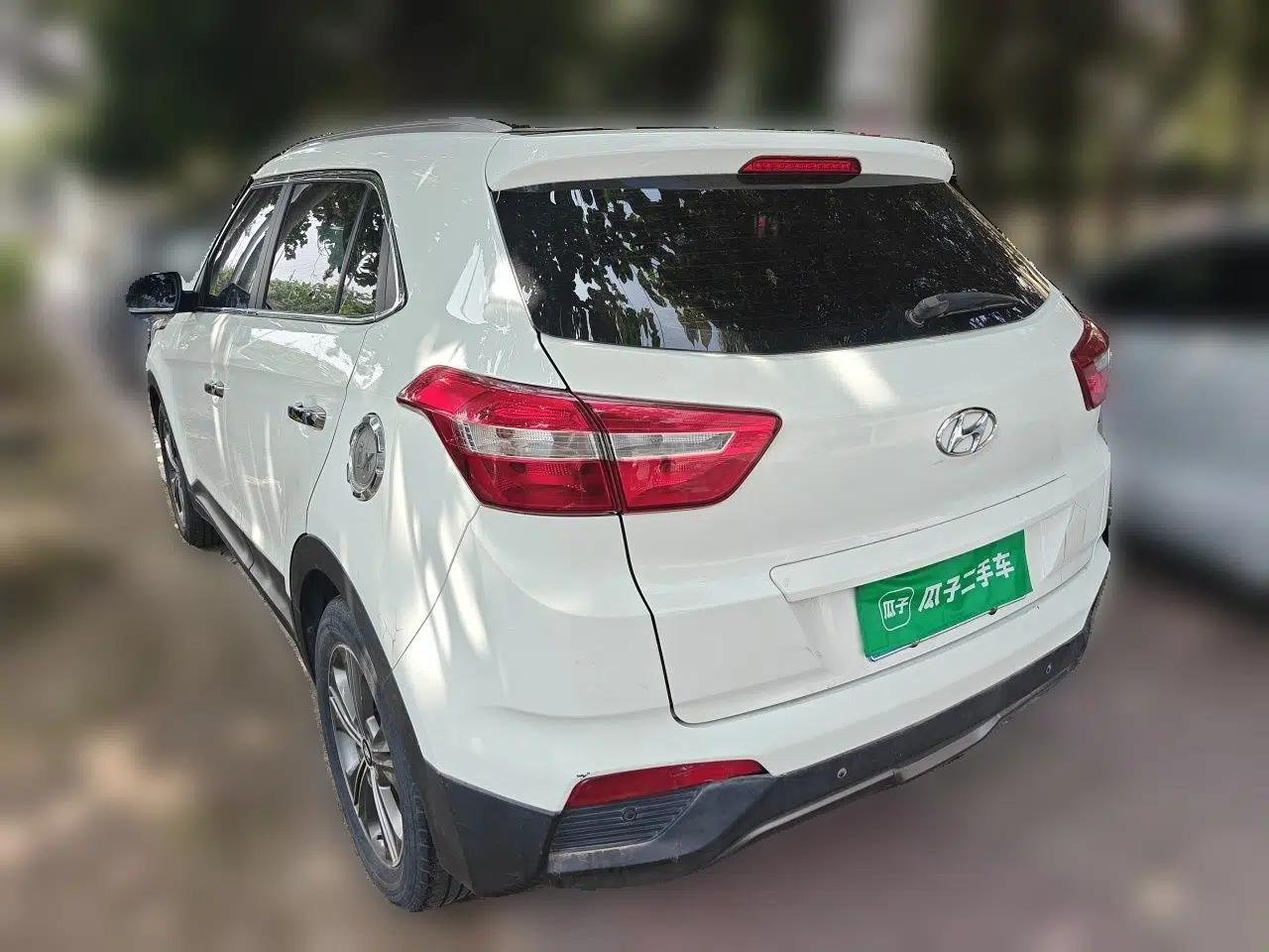 Hyundai ix25 2015 1.6L Automatic Two-Wheel Drive Smart GLS Trim — миниатюра 4