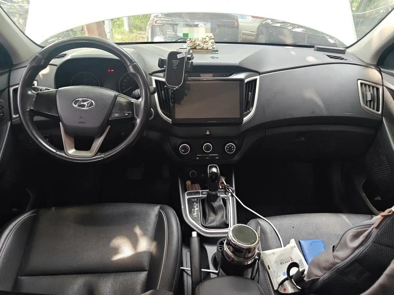 Hyundai ix25 2015 1.6L Automatic Two-Wheel Drive Smart GLS Trim — миниатюра 9