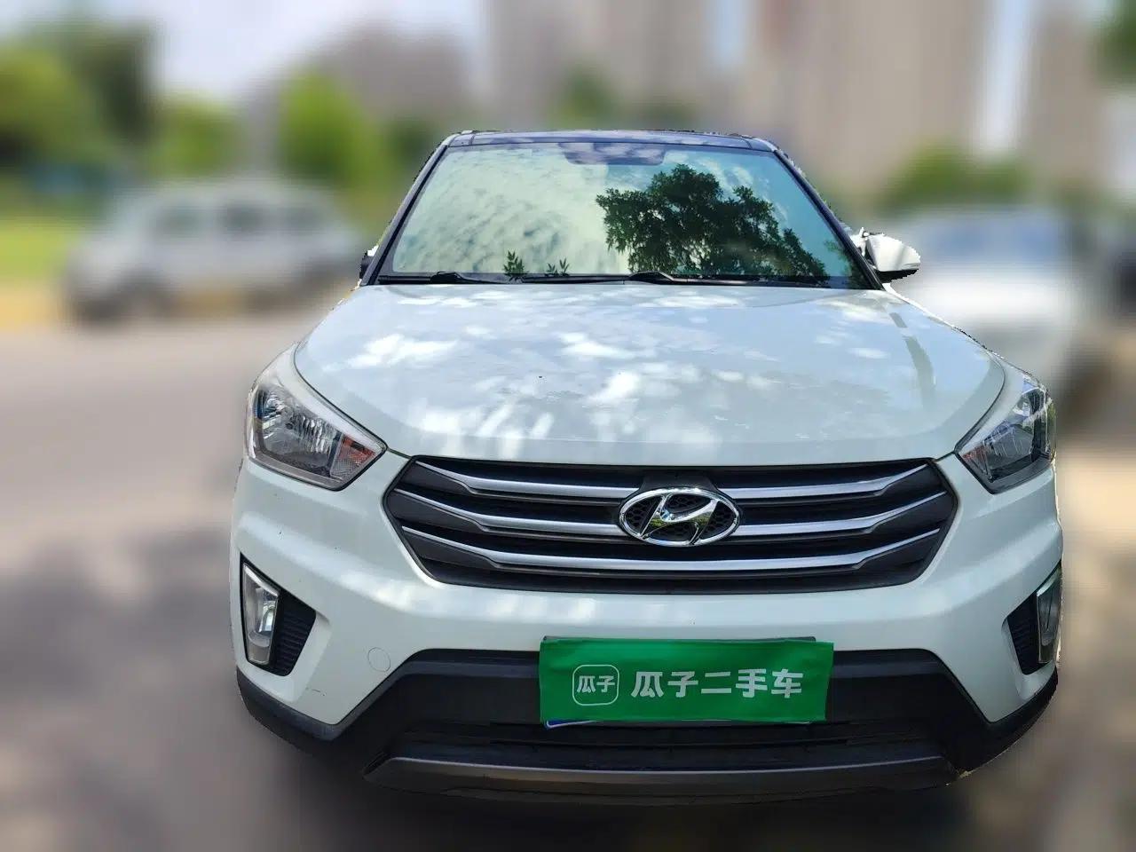 Hyundai ix25 2015 1.6L Automatic Two-Wheel Drive Smart GLS Trim — миниатюра 2