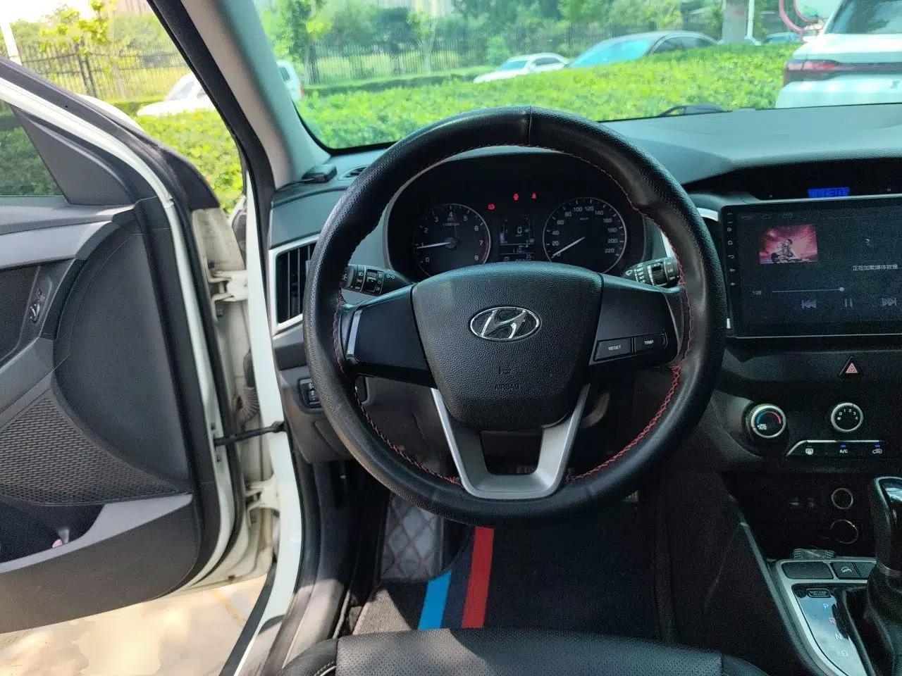Hyundai ix25 2015 1.6L Automatic Two-Wheel Drive Smart GLS Trim — миниатюра 10