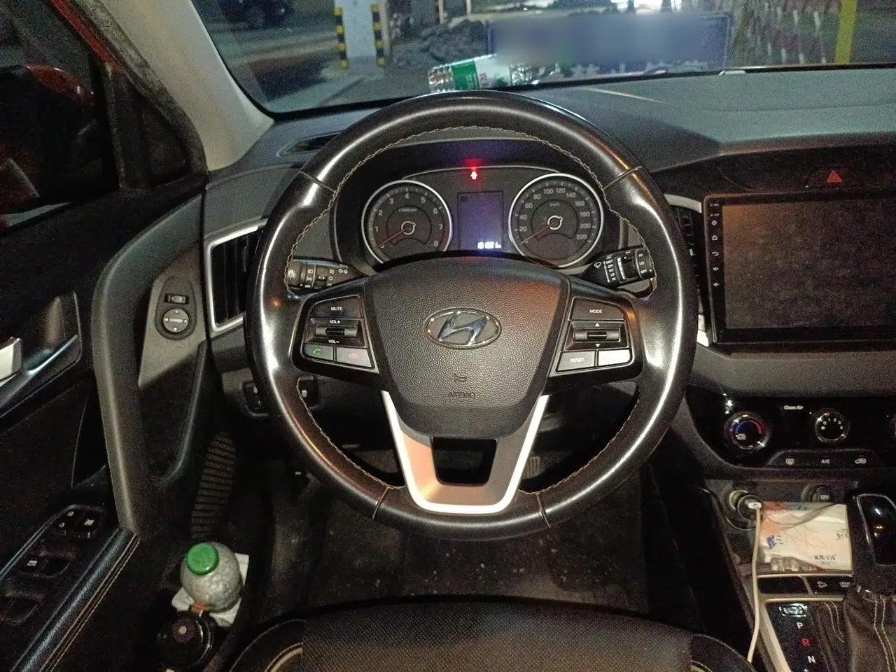 Hyundai ix25 2017 1.6L Automatic Smart Version — миниатюра 10