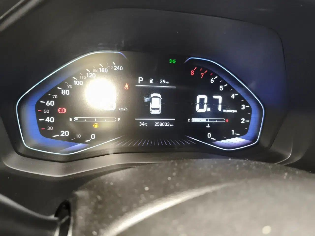 Hyundai ix25 2020 1.5L CVT GLS Smart Model — миниатюра 12
