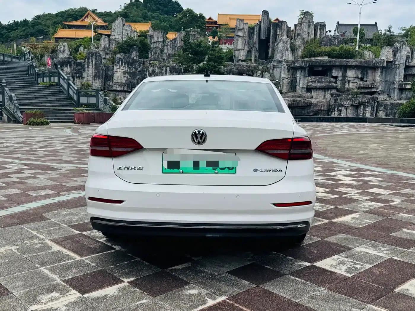 2019 Volkswagen Lavida EV Premium Edition — миниатюра 4