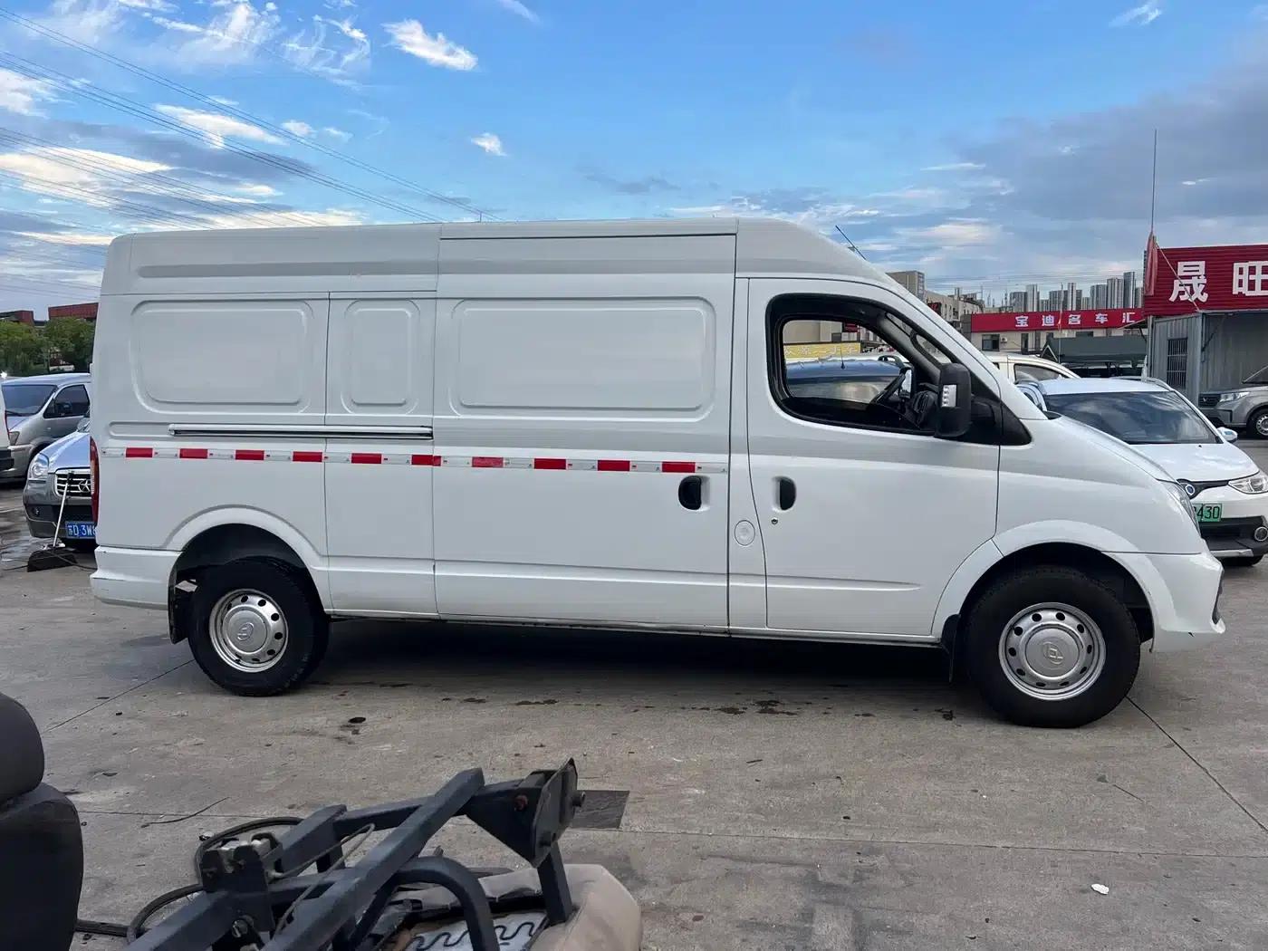 Xintu V80 2021 2.0T PLUS Manual Transmission Van, Long Wheelbase, Mid-Roof, 3 Seats — миниатюра 3
