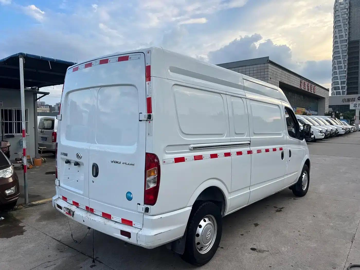 Xintu V80 2021 2.0T PLUS Manual Transmission Van, Long Wheelbase, Mid-Roof, 3 Seats — миниатюра 7