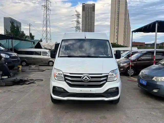 Xintu V80 2021 2.0T PLUS Manual Transmission Van, Long Wheelbase, Mid-Roof, 3 Seats