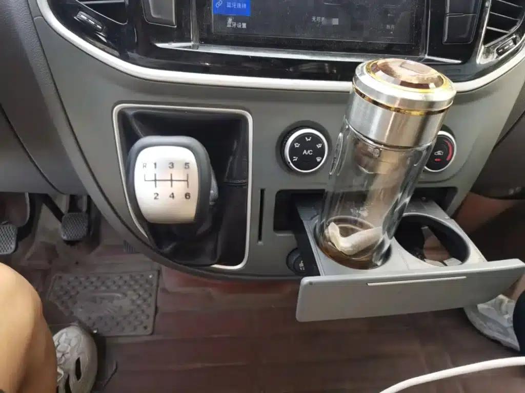Xintu V80 2019 2.0T Plus 6-speed manual van, short wheelbase, mid-roof, 2-3 seater — миниатюра 11