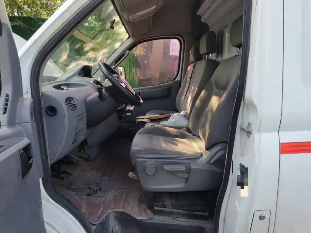 Xintu V80 2019 2.0T Plus 6-speed manual van, short wheelbase, mid-roof, 2-3 seater — миниатюра 12