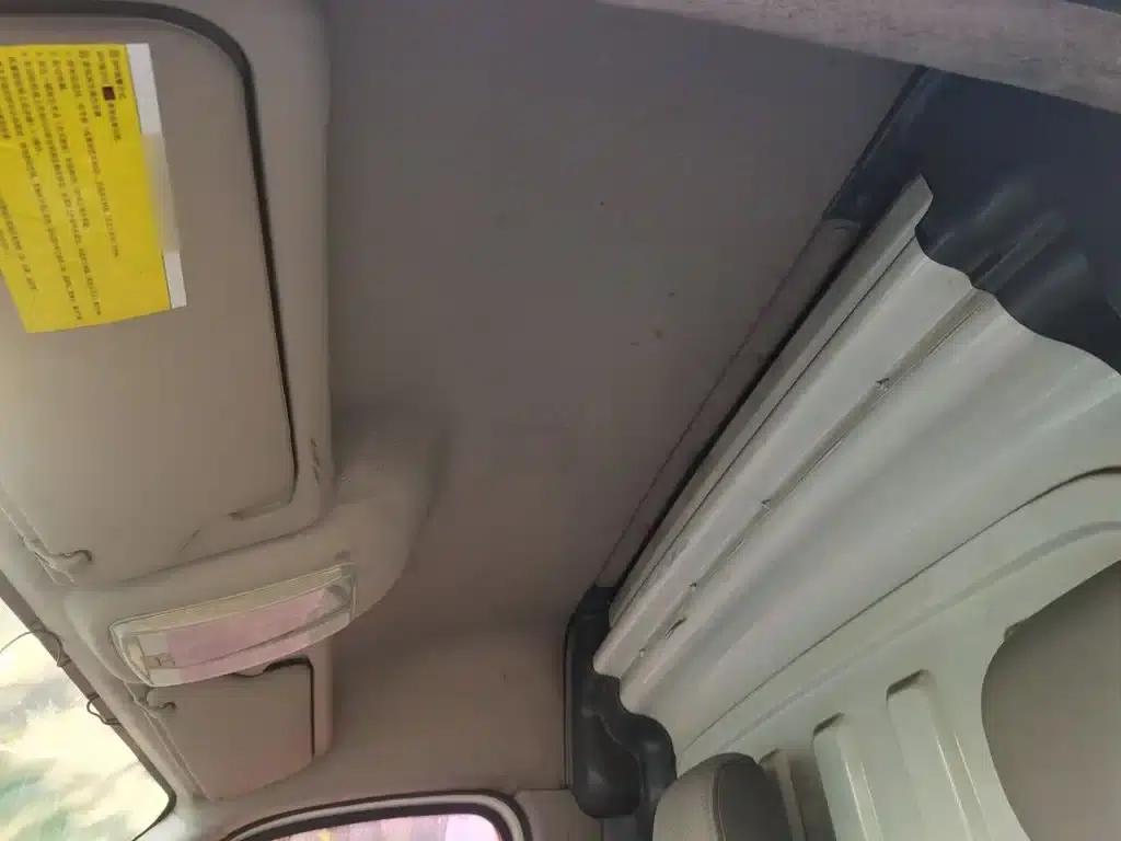 Xintu V80 2019 2.0T Plus 6-speed manual van, short wheelbase, mid-roof, 2-3 seater — миниатюра 15