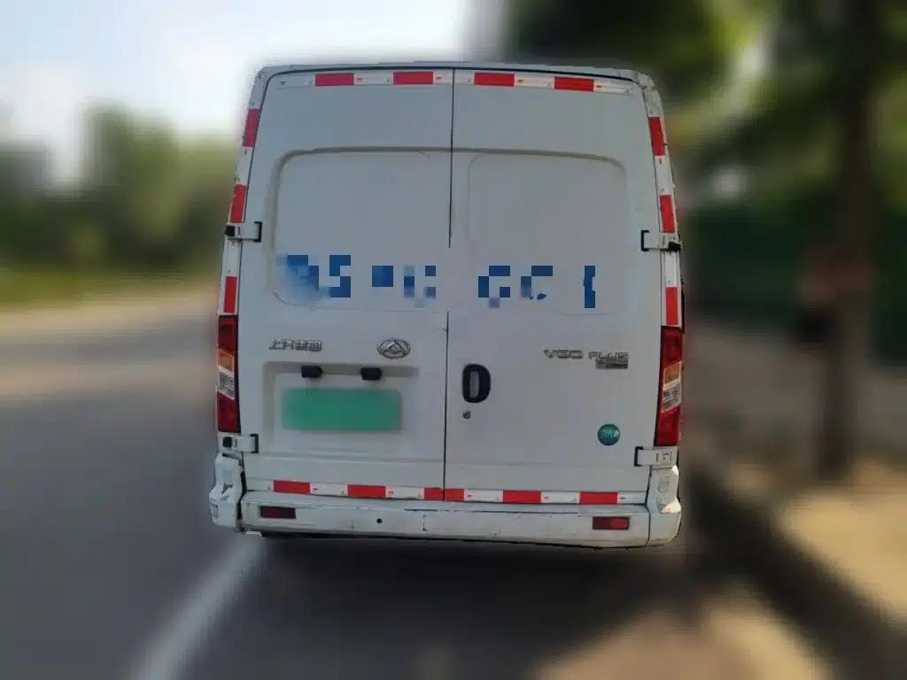 Xintu V80 2019 2.0T Plus 6-speed manual van, short wheelbase, mid-roof, 2-3 seater — миниатюра 4