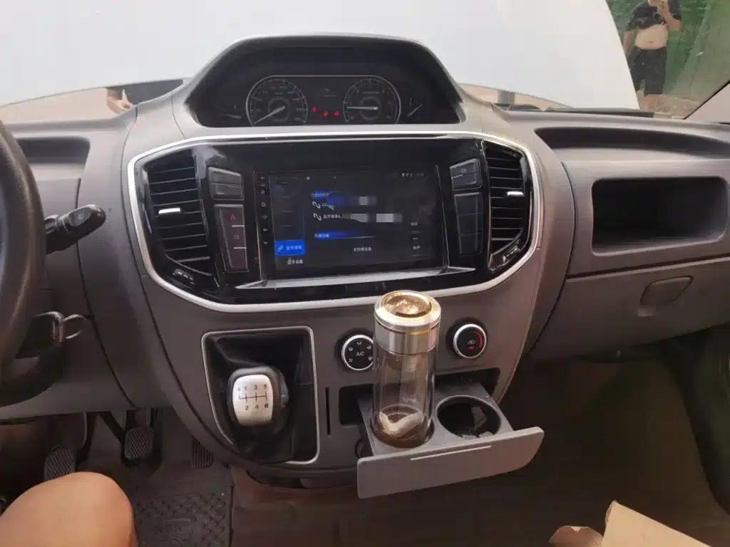 Xintu V80 2019 2.0T Plus 6-speed manual van, short wheelbase, mid-roof, 2-3 seater — миниатюра 10
