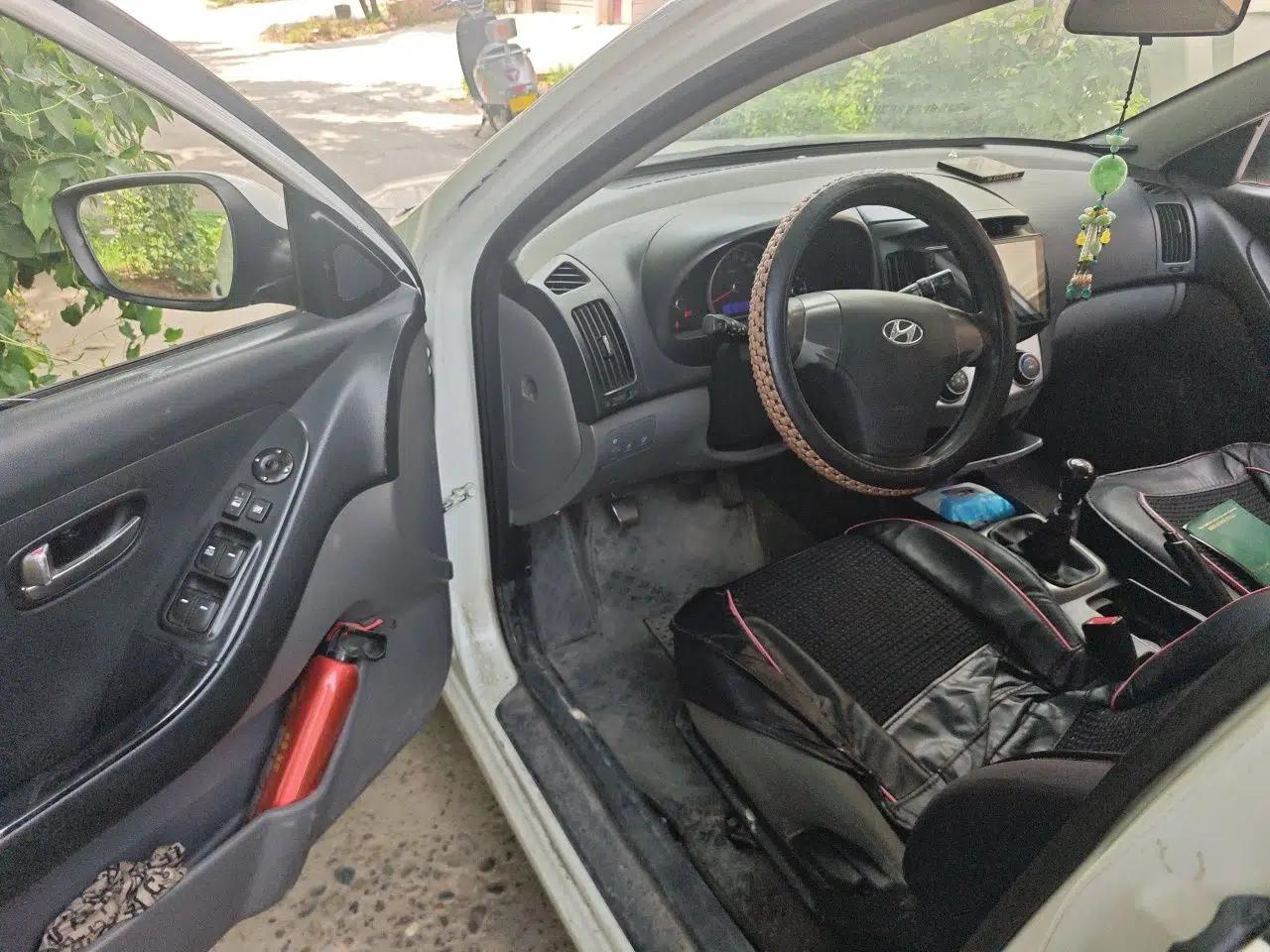 Hyundai Celesta 2016 1.6L Manual Joy Edition — миниатюра 16