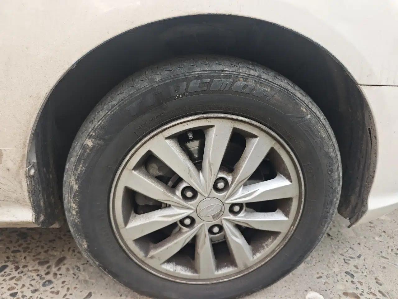 Hyundai Celesta 2016 1.6L Manual Joy Edition — миниатюра 8