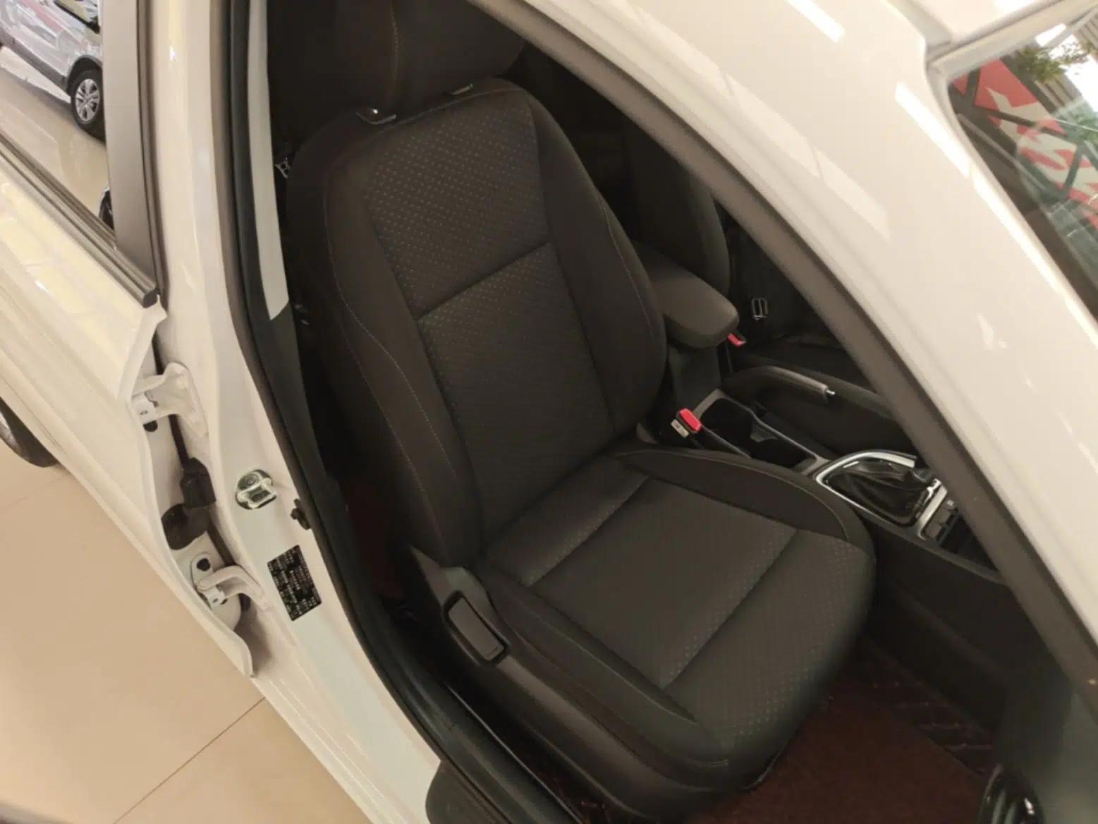 Hyundai Celesta 2020 1.6L Automatic GL Enjoyable Edition — миниатюра 19