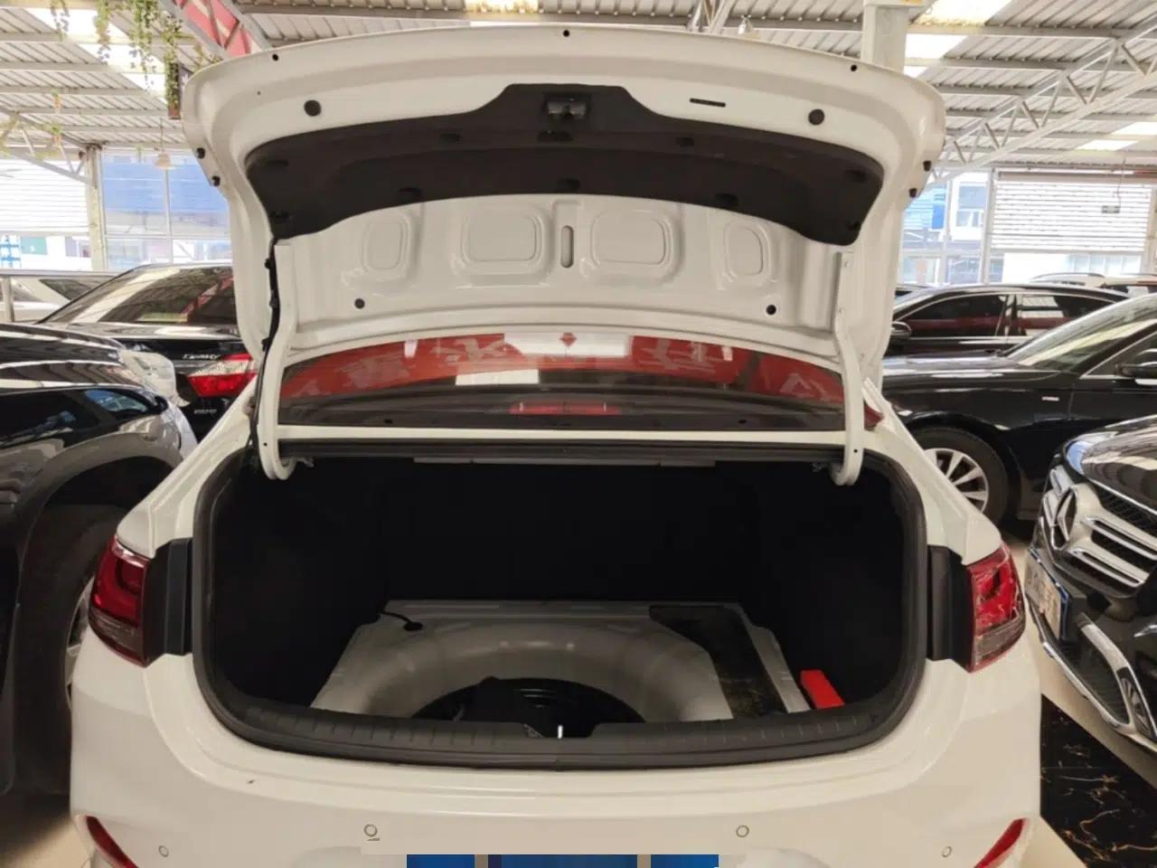 Hyundai Celesta 2020 1.6L Automatic GL Enjoyable Edition — миниатюра 22