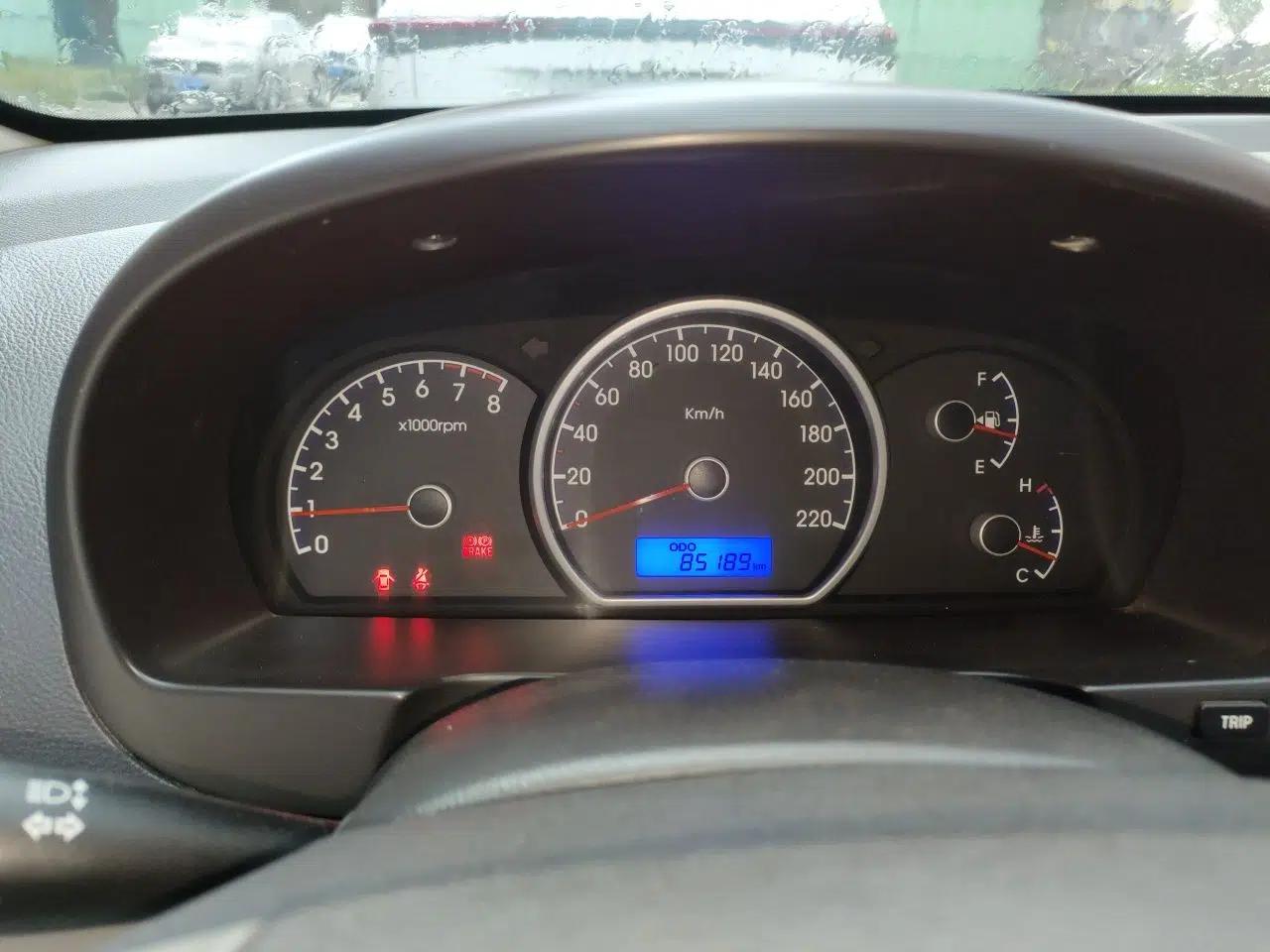 Hyundai Celesta 2011 1.6L Manual Comfort Edition — миниатюра 11
