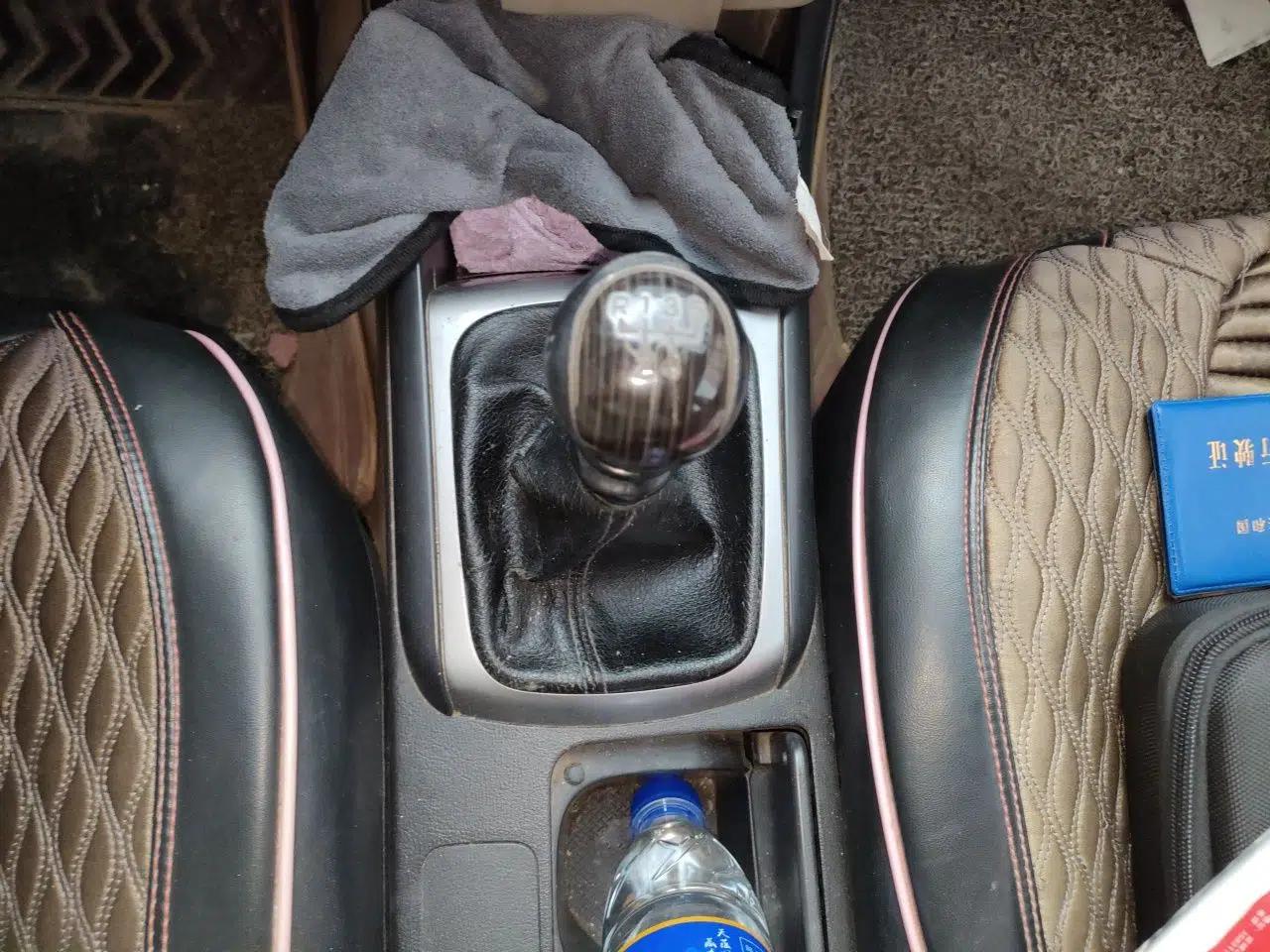 Hyundai Celesta 2011 1.6L Manual Comfort Edition — миниатюра 14