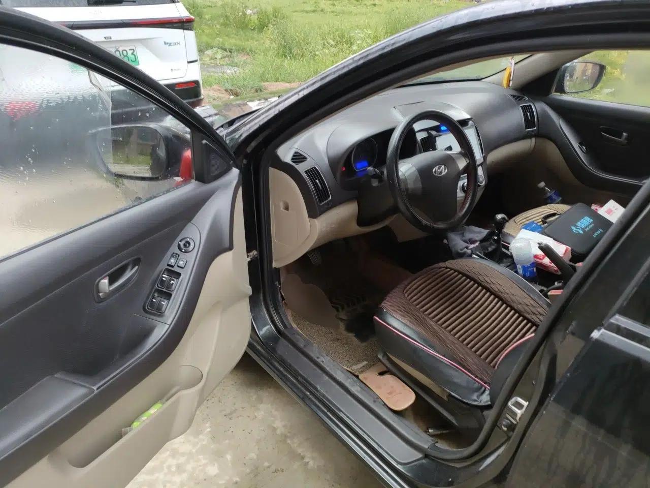 Hyundai Celesta 2011 1.6L Manual Comfort Edition — миниатюра 16
