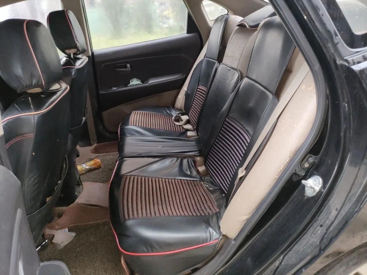 Hyundai Celesta 2011 1.6L Manual Comfort Edition — миниатюра 17