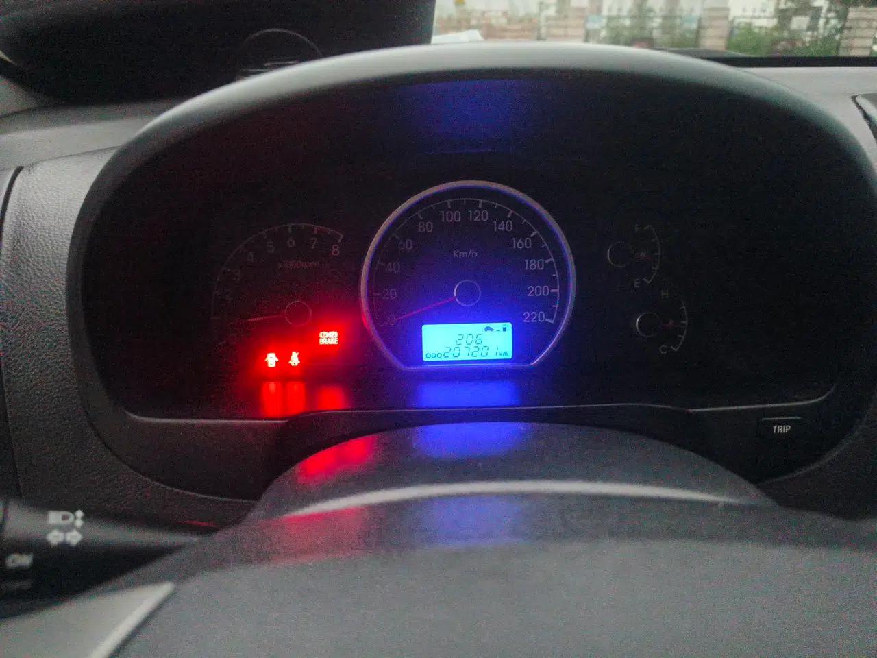 Hyundai Celesta 2011 1.6L Manual Luxury Model — миниатюра 11