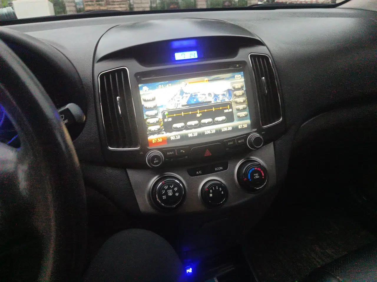Hyundai Celesta 2011 1.6L Manual Luxury Model — миниатюра 13