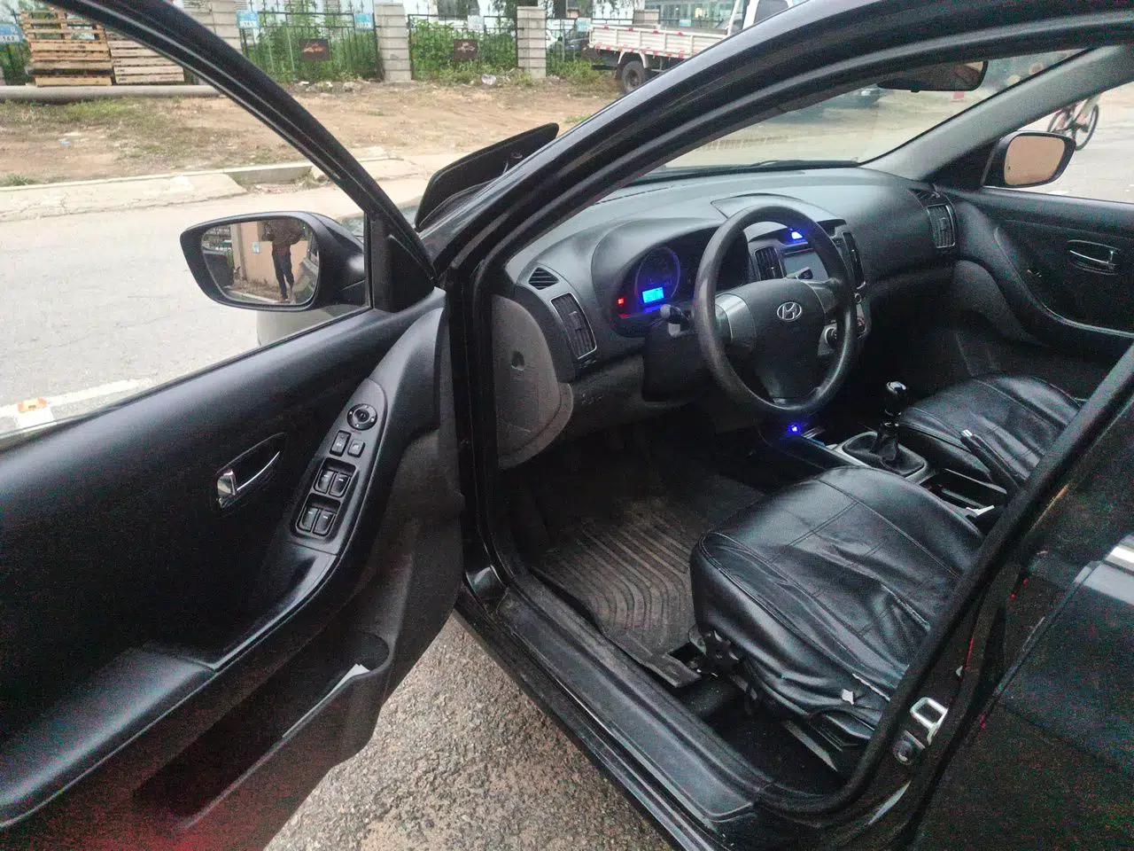 Hyundai Celesta 2011 1.6L Manual Luxury Model — миниатюра 16