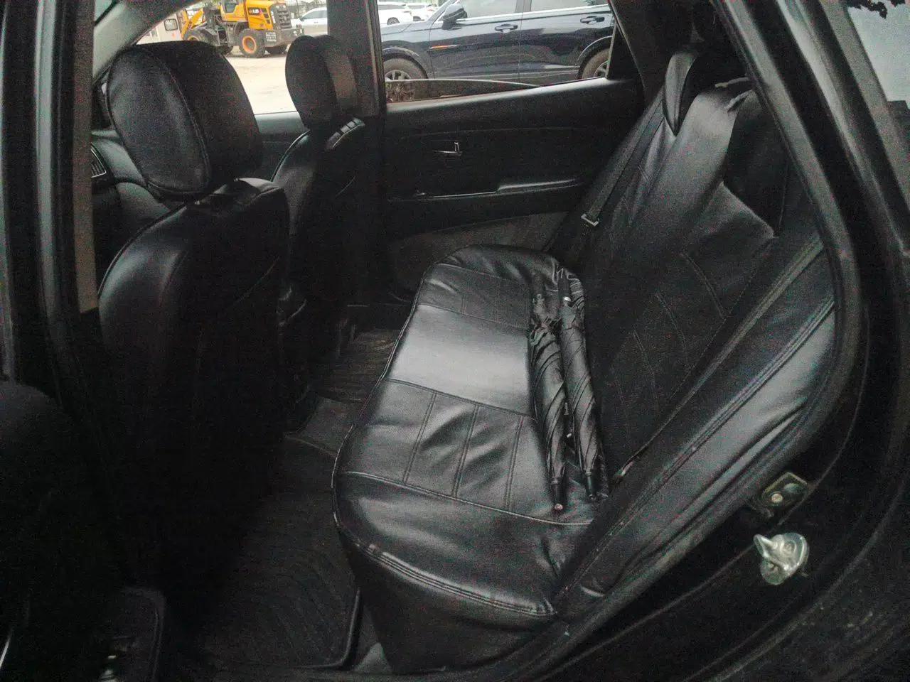 Hyundai Celesta 2011 1.6L Manual Luxury Model — миниатюра 17