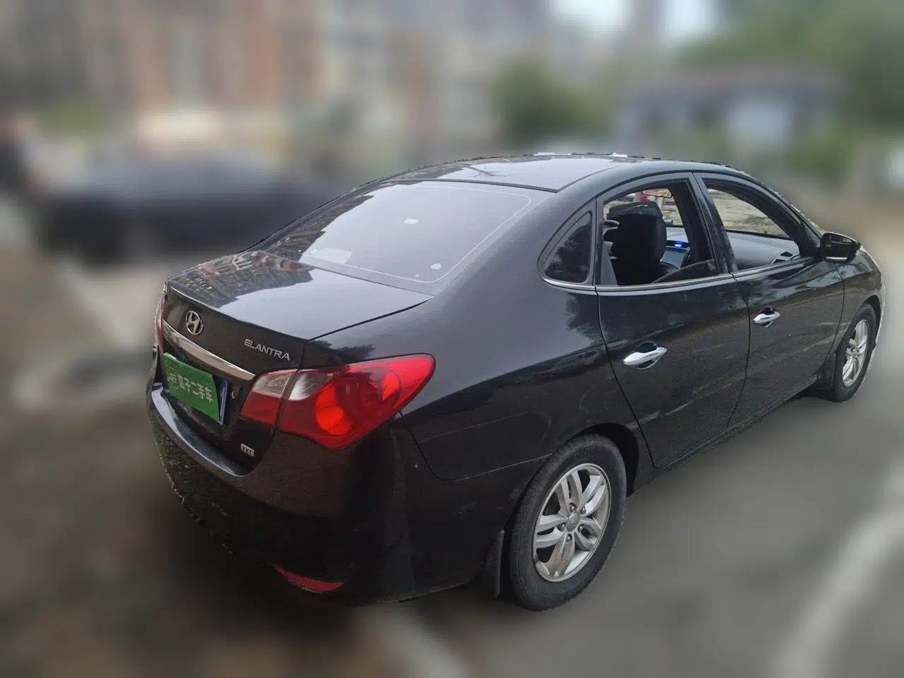 Hyundai Celesta 2011 1.6L Manual Luxury Model — миниатюра 6