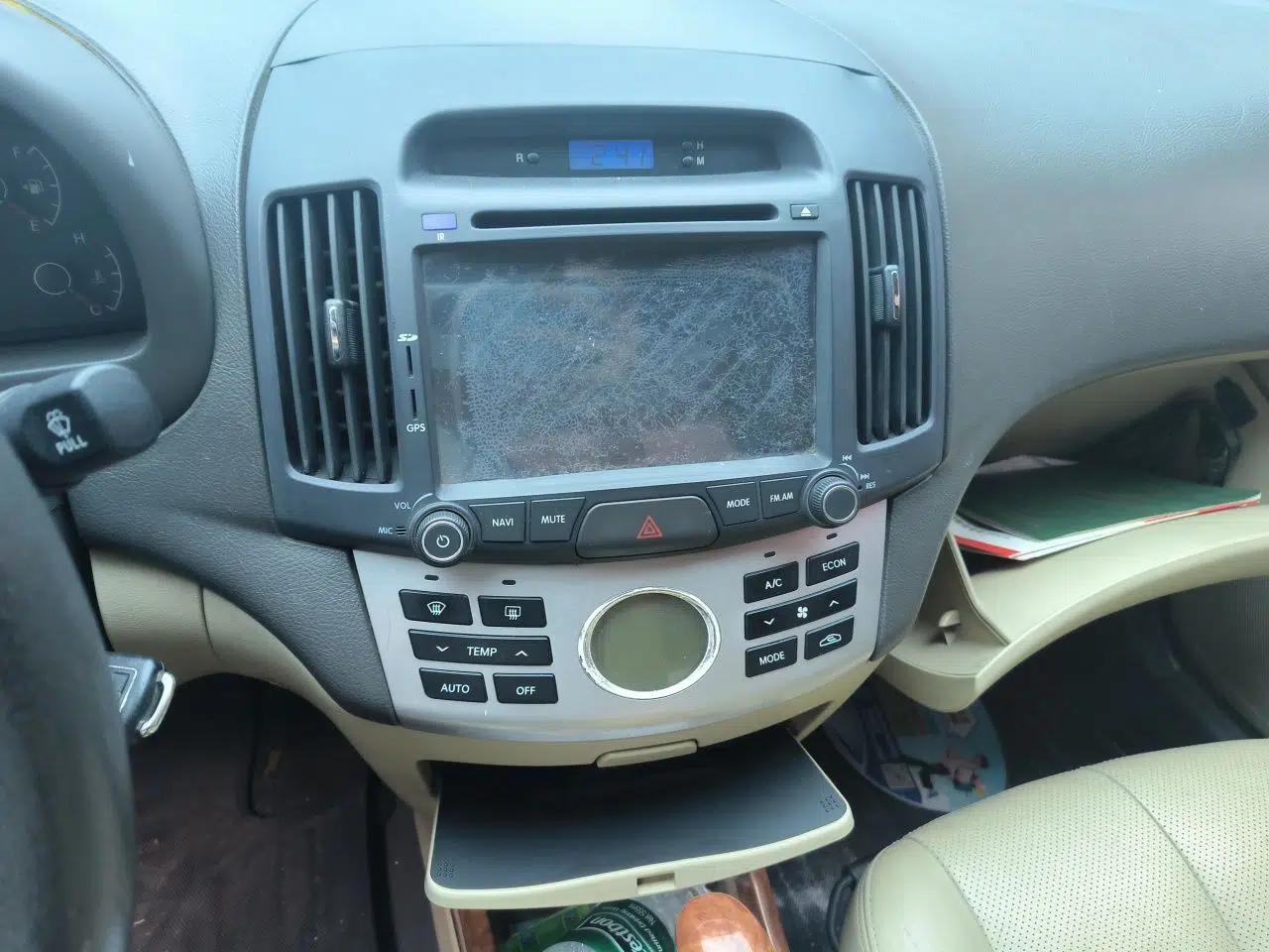 Hyundai Celesta 2010 1.6L AT GL — миниатюра 13