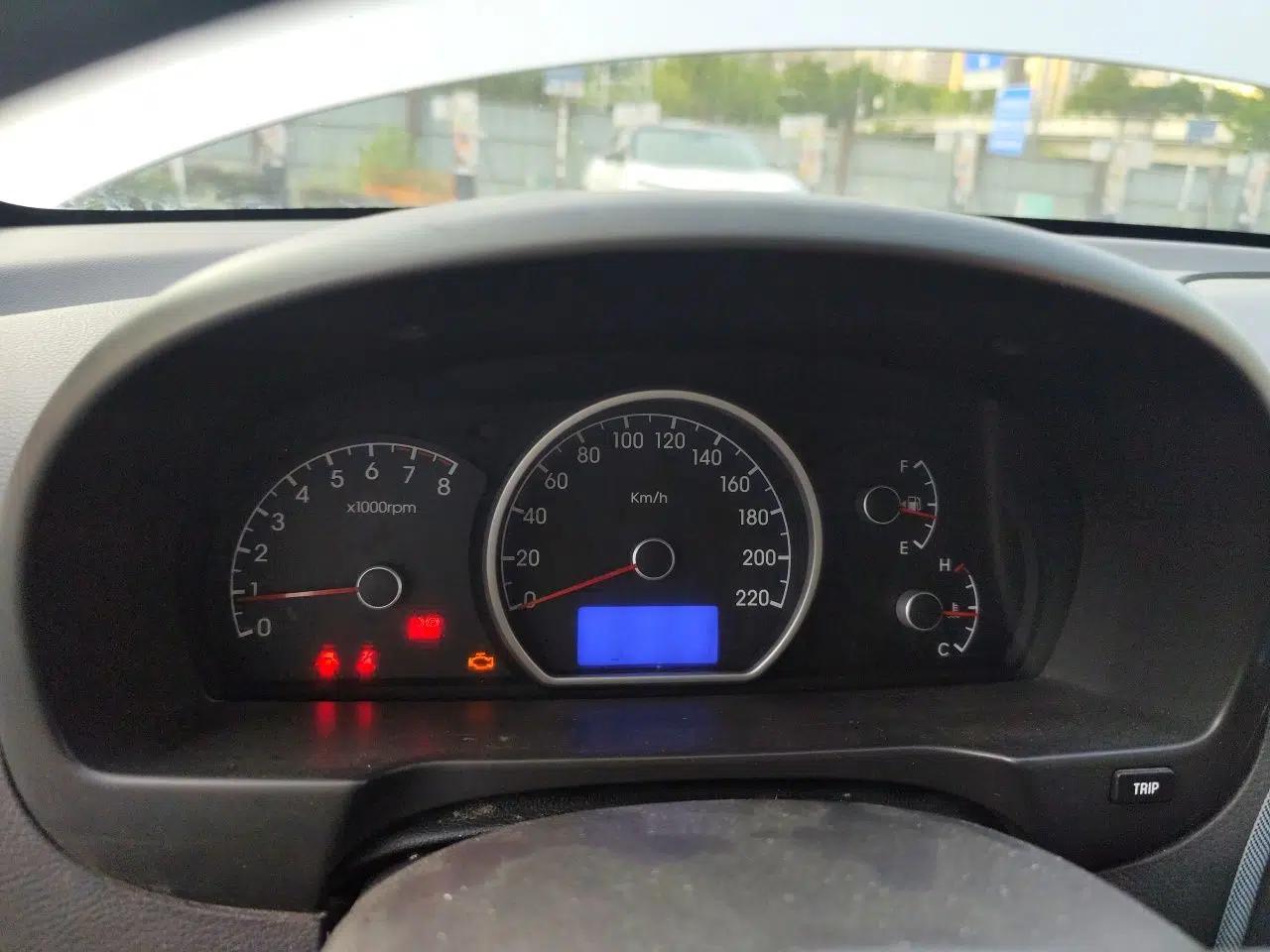 Hyundai Celesta 2011 1.6L Manual Luxury Model — миниатюра 11