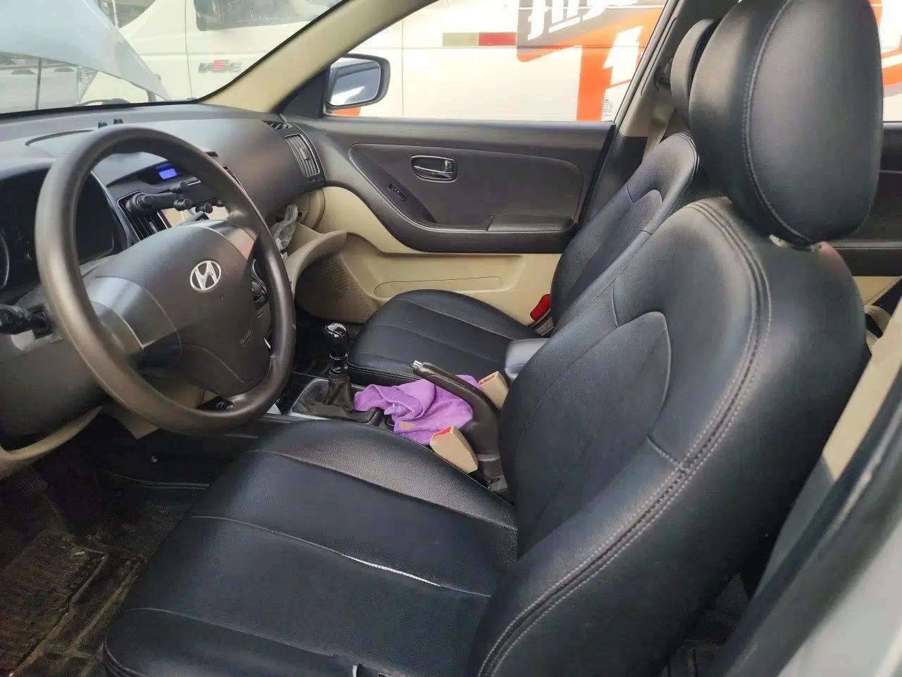 Hyundai Celesta 2011 1.6L Manual Luxury Model — миниатюра 15