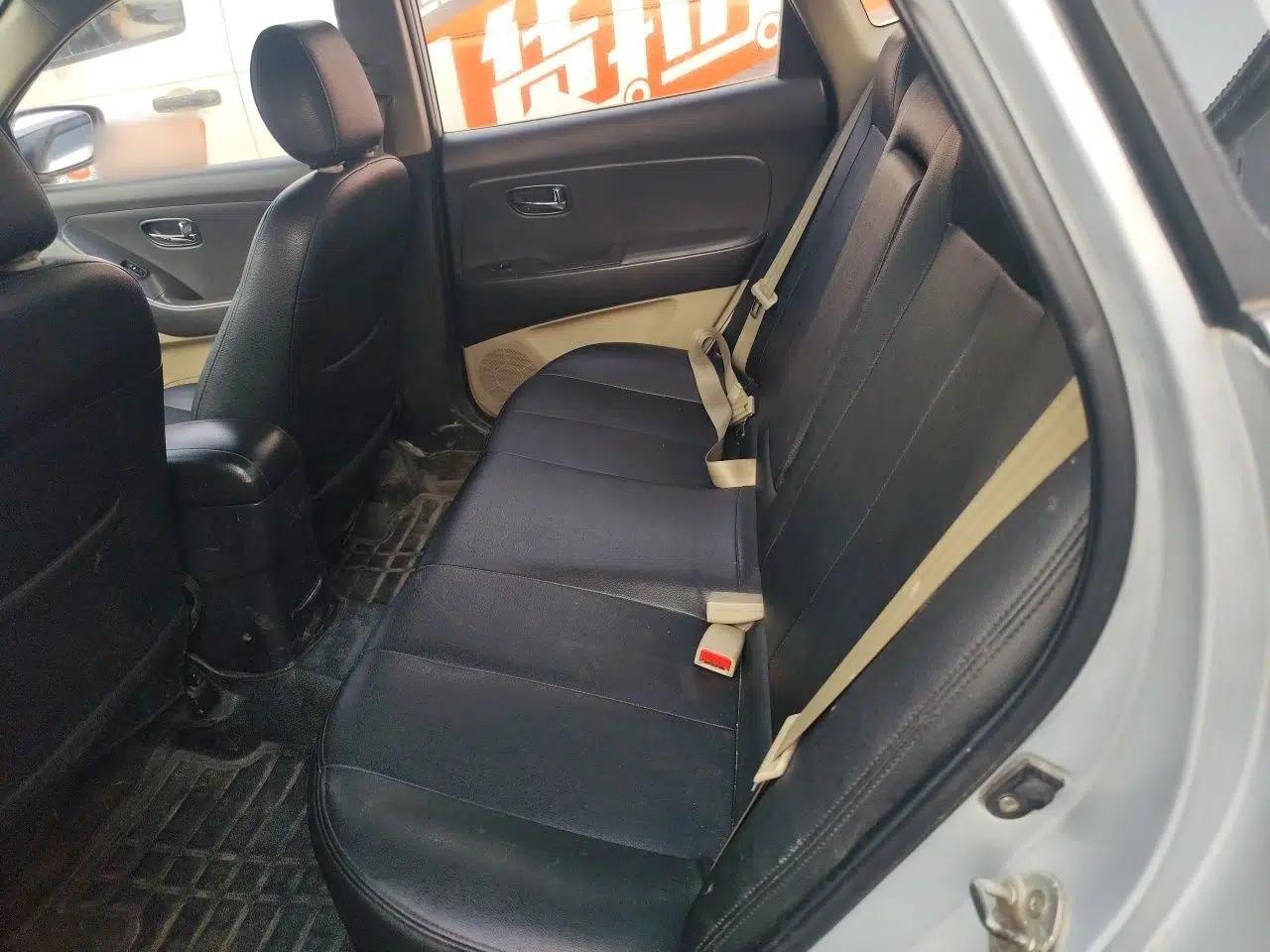 Hyundai Celesta 2011 1.6L Manual Luxury Model — миниатюра 17