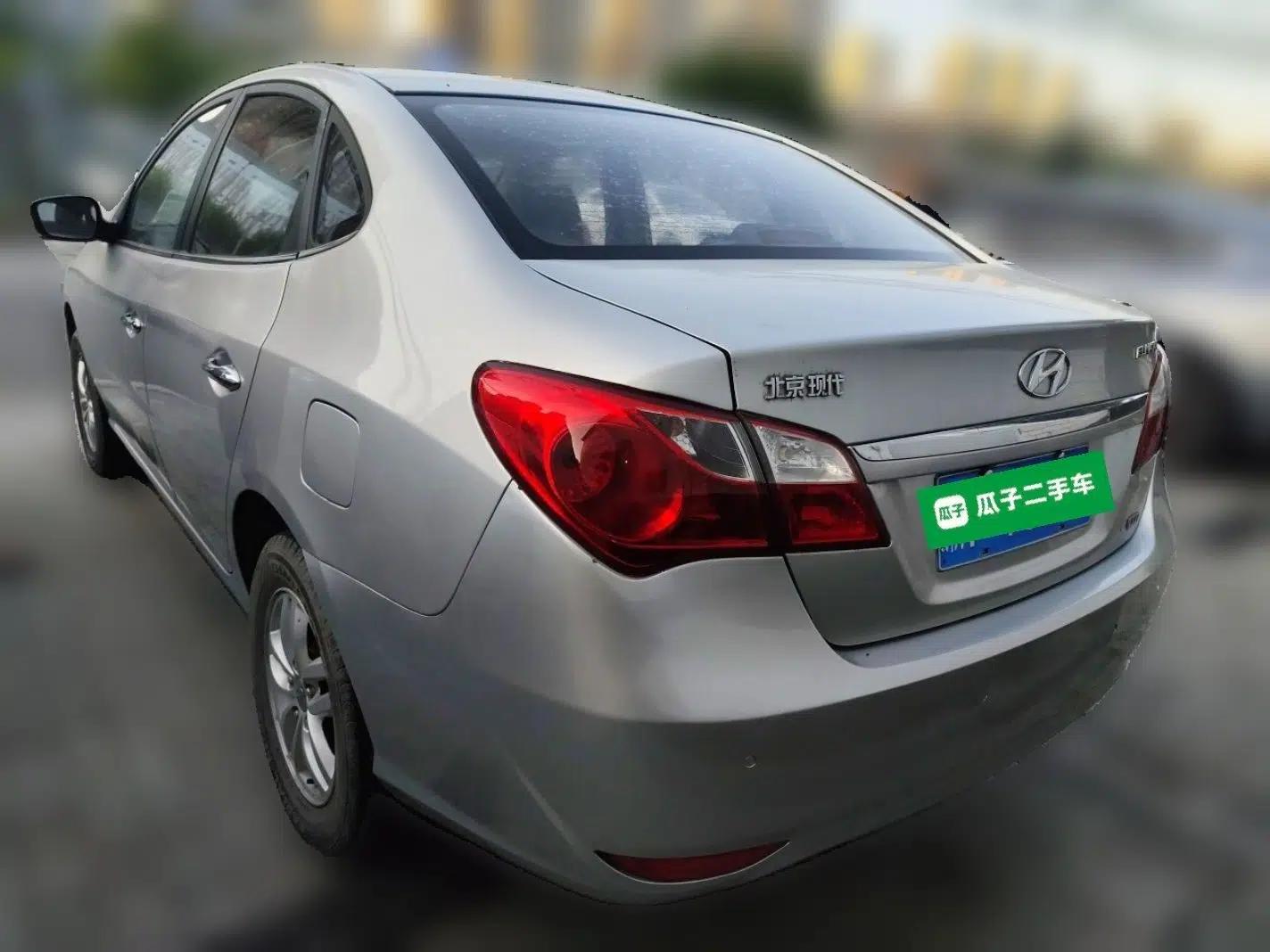 Hyundai Celesta 2011 1.6L Manual Luxury Model — миниатюра 4