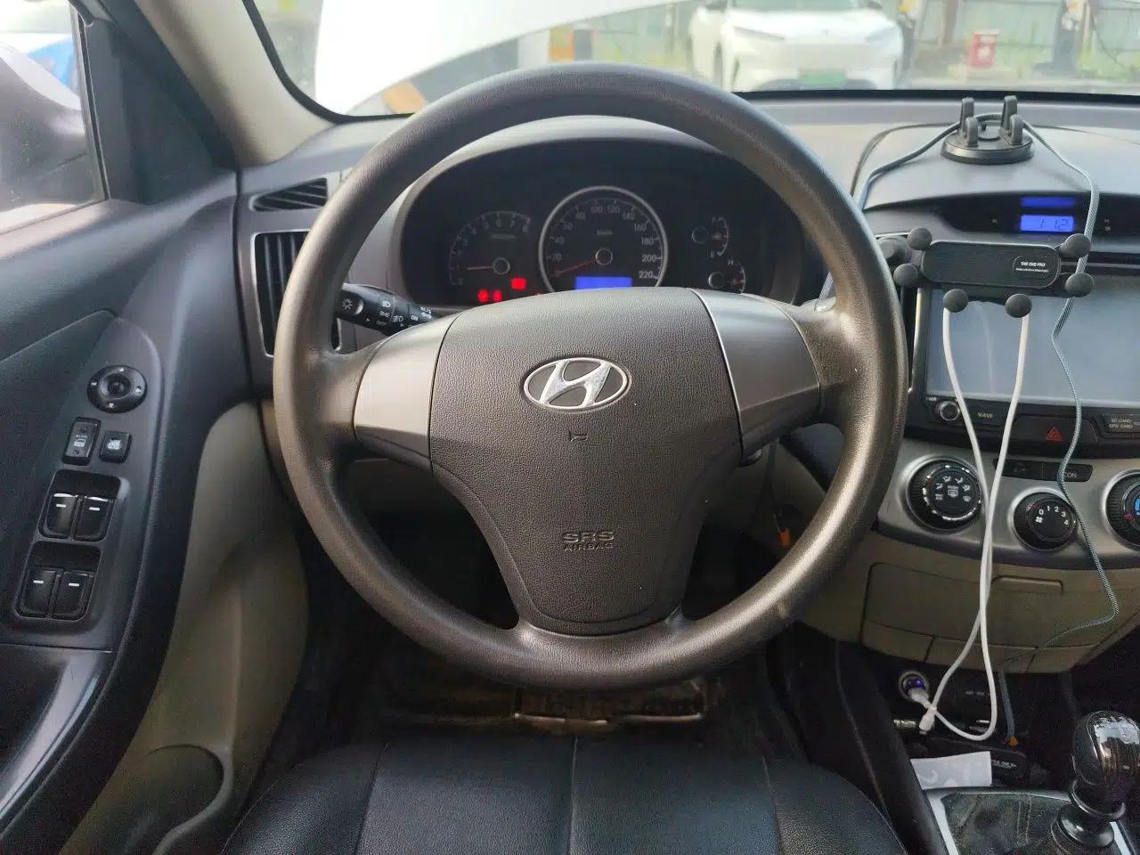 Hyundai Celesta 2011 1.6L Manual Luxury Model — миниатюра 10