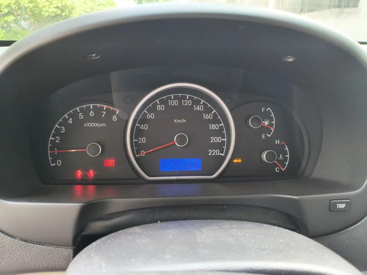 Hyundai Celesta 2011 1.6L Automatic Comfort Edition — миниатюра 11