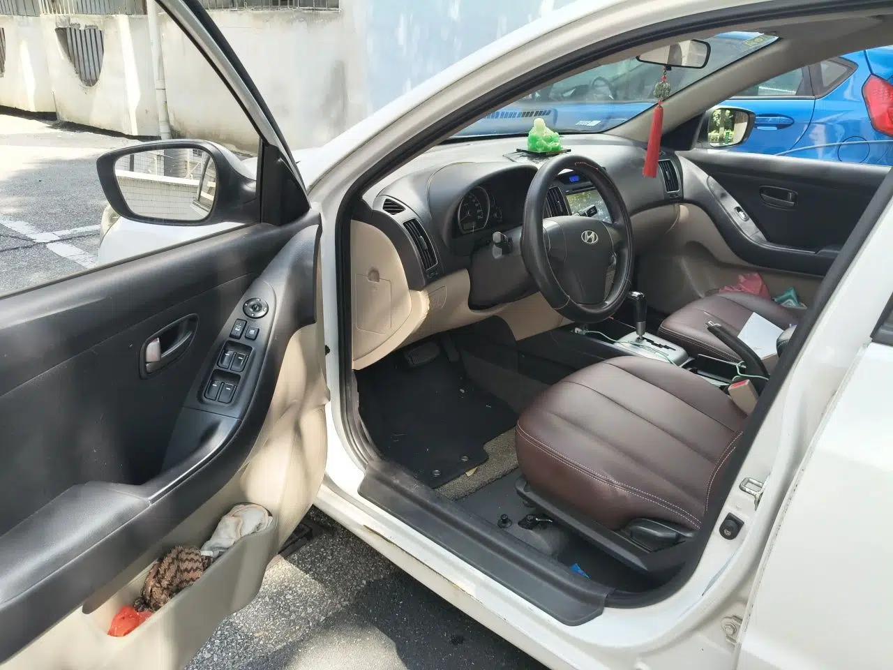 Hyundai Celesta 2011 1.6L Automatic Comfort Edition — миниатюра 16