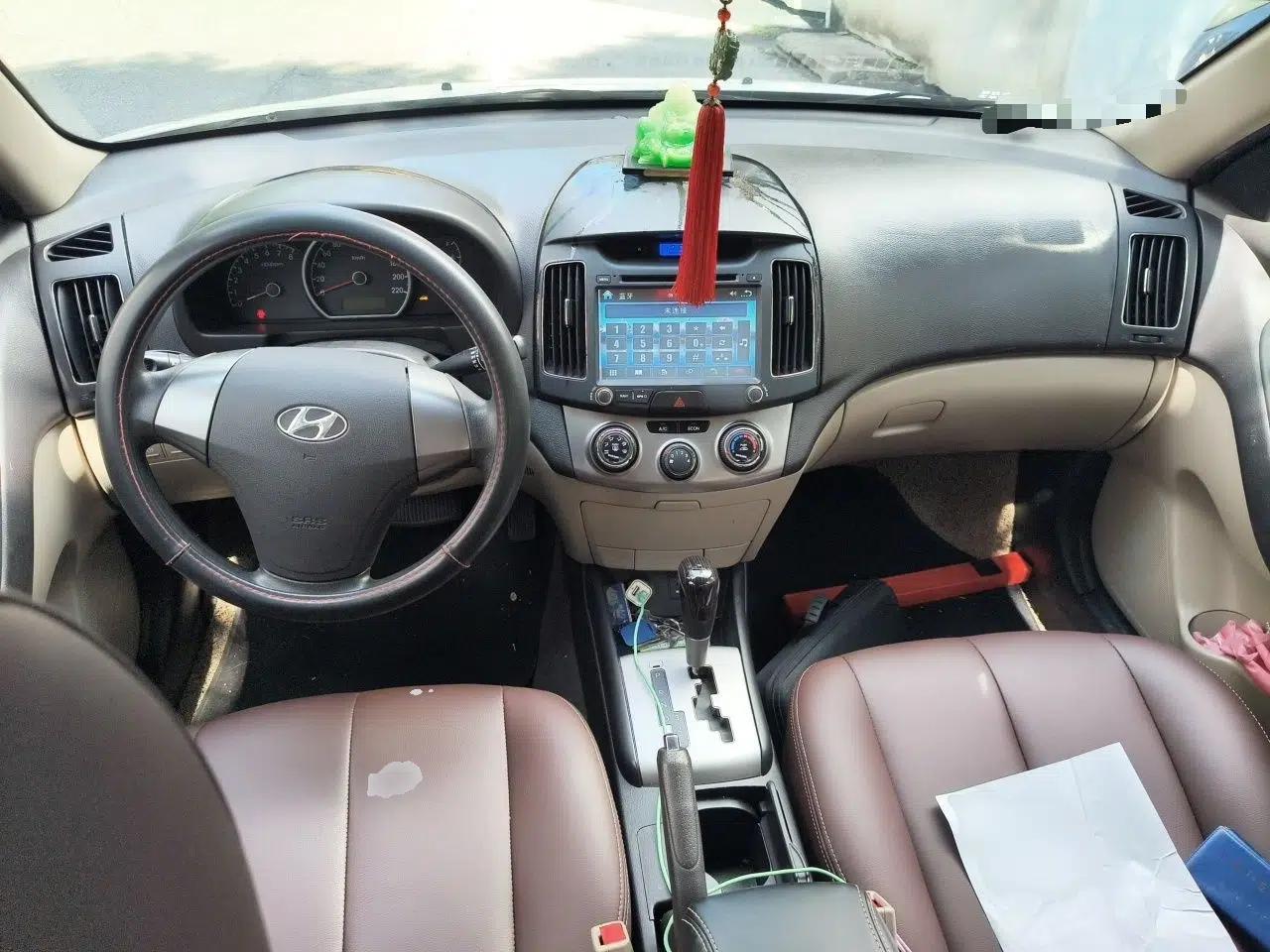 Hyundai Celesta 2011 1.6L Automatic Comfort Edition — миниатюра 9