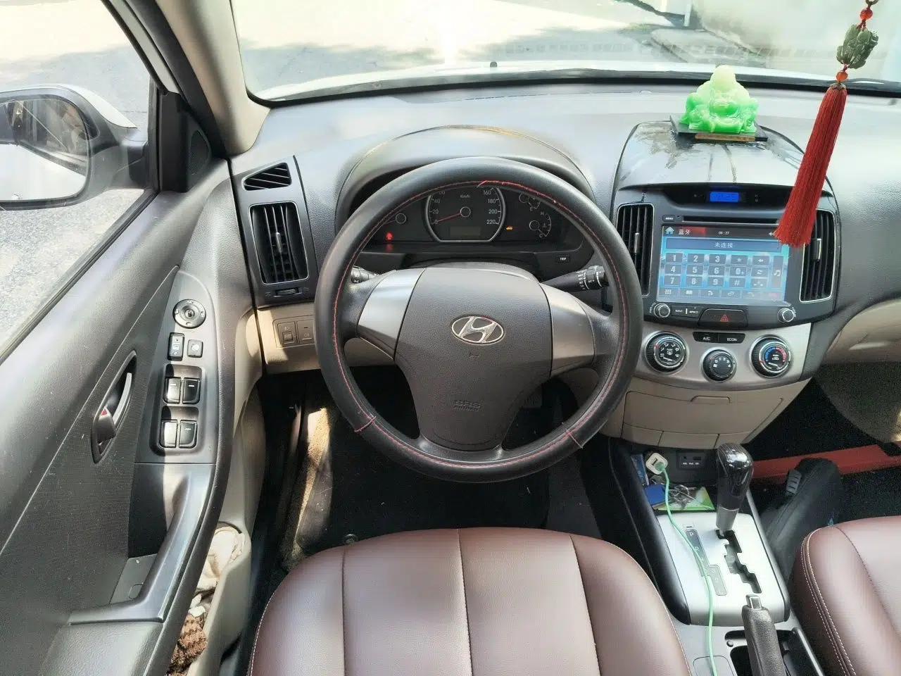 Hyundai Celesta 2011 1.6L Automatic Comfort Edition — миниатюра 10